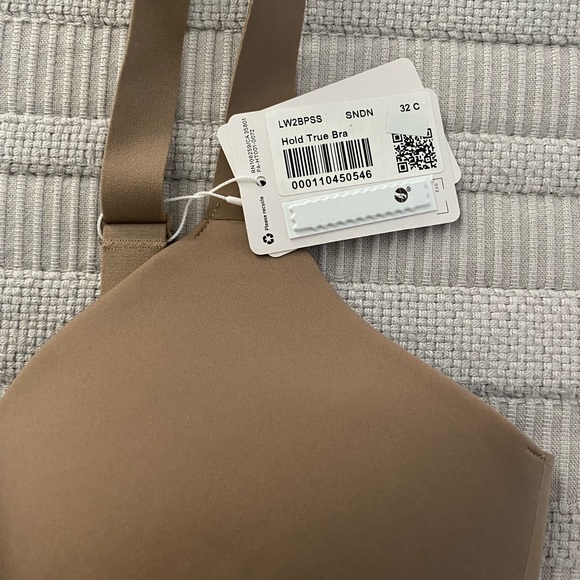 Brand new Lululemon Hold True bra - Picture 2 of 3